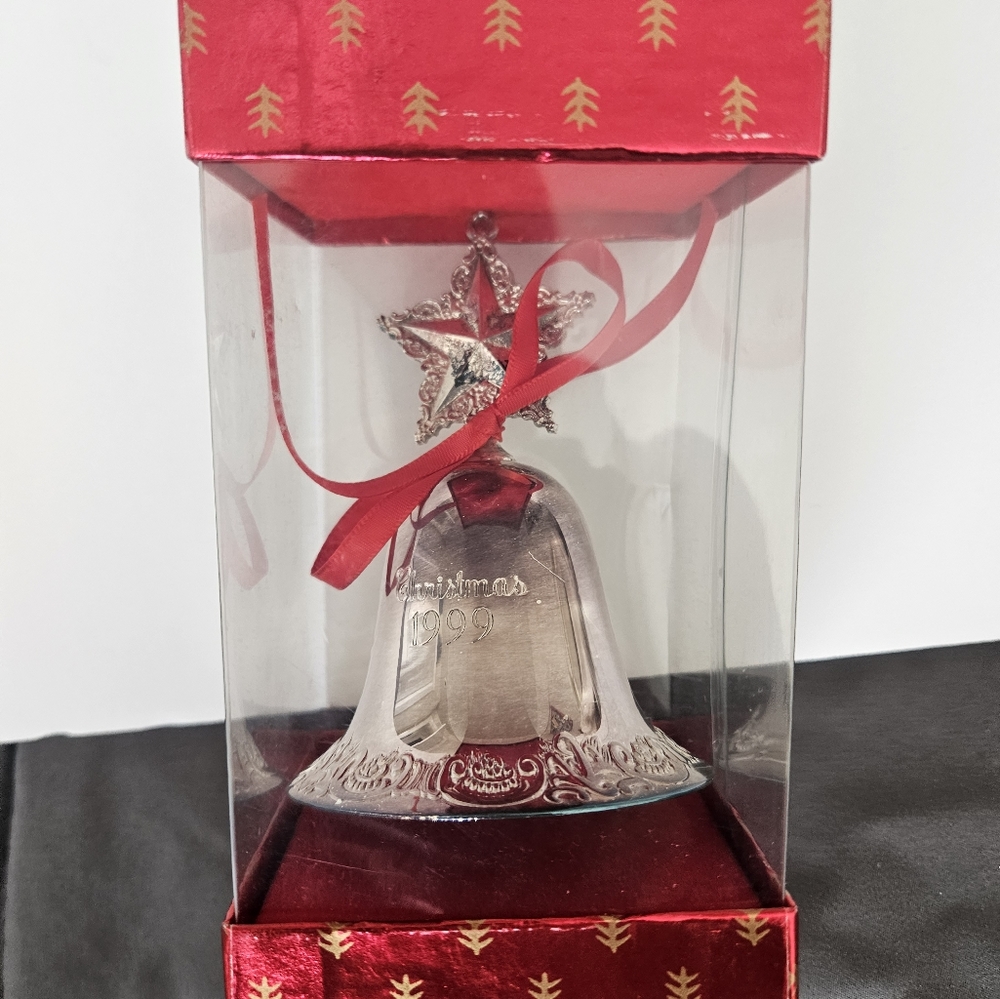 Wallace Silversmith 1999 Grande Baroque Bell Ornament
